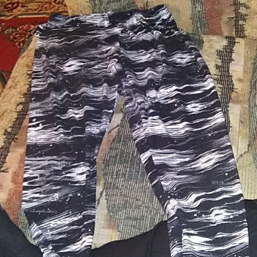 printed leggings